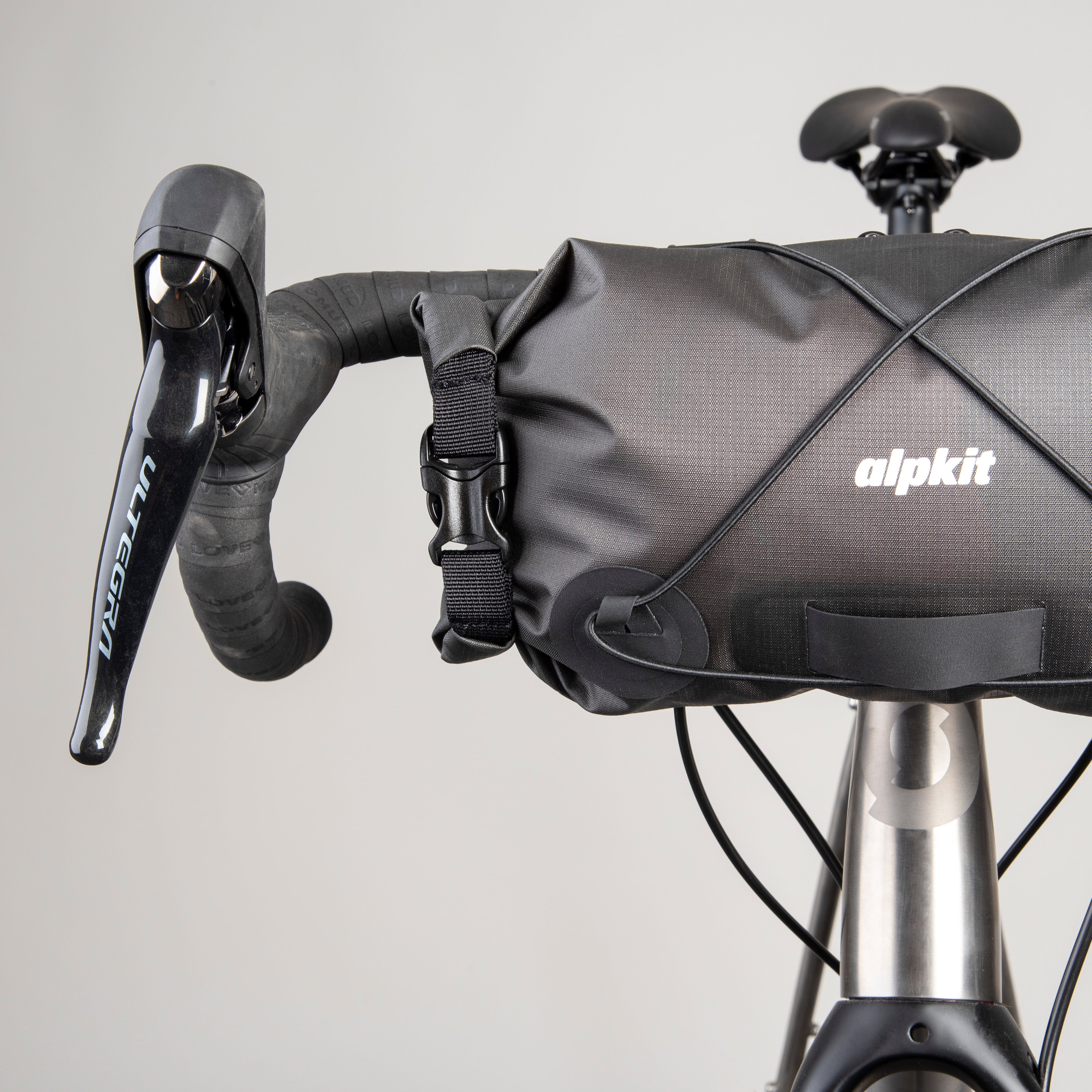 Deluge Handlebar Bag 3L - Image 3